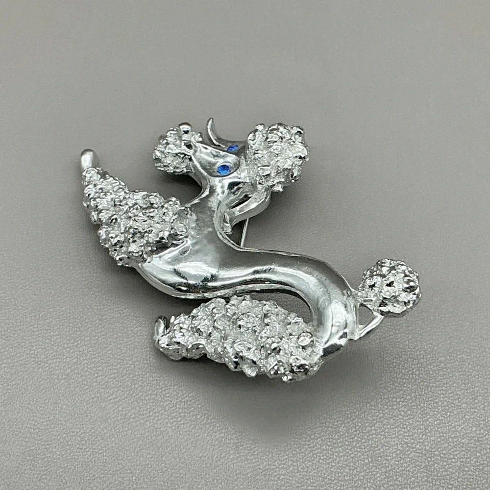 Gerrys brooch womens